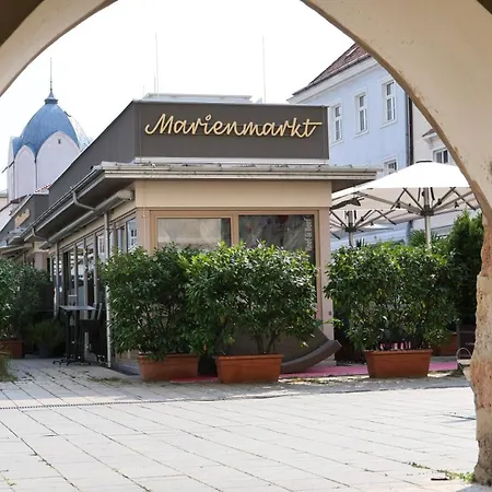 Ea-modernes Naehe Hauptplatz *