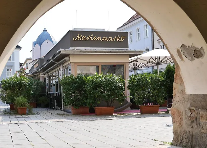 Ea-modernes Naehe Hauptplatz *